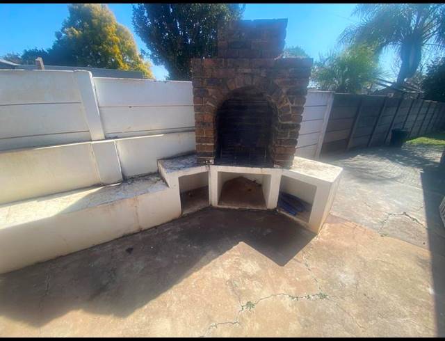 4 BEDROOM HOUSE FOR SALE IN KANONKOP